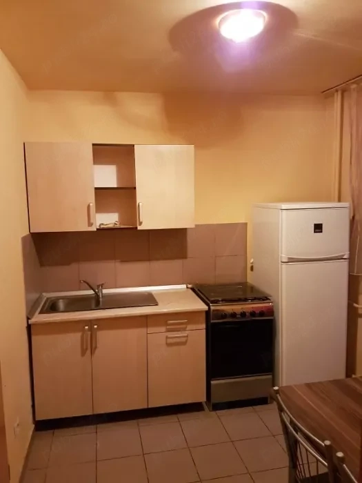 Ap decent 1 cam cu termoteca aproape de Podgoria