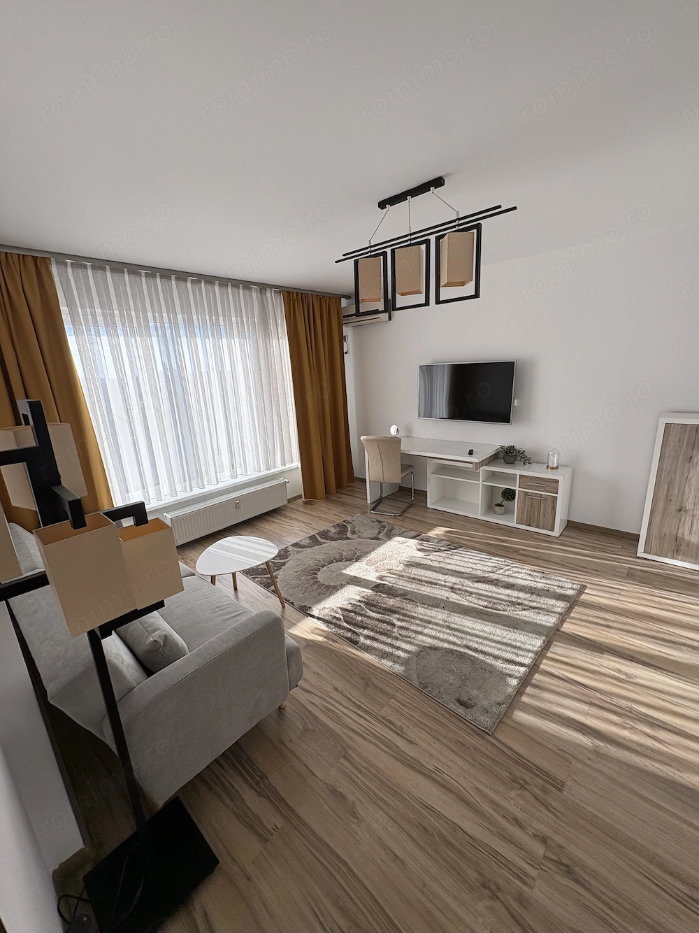 Inchiriez apartament 3 camere, str Zimbrului, etaj 5 6, bloc nou Prima Rogerius.