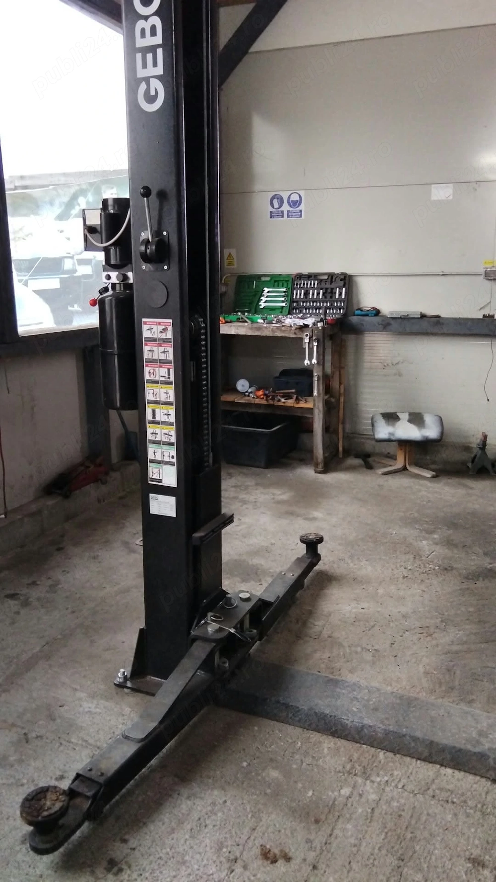 Servis auto schimb ulei filtre plăcute brațe etc 