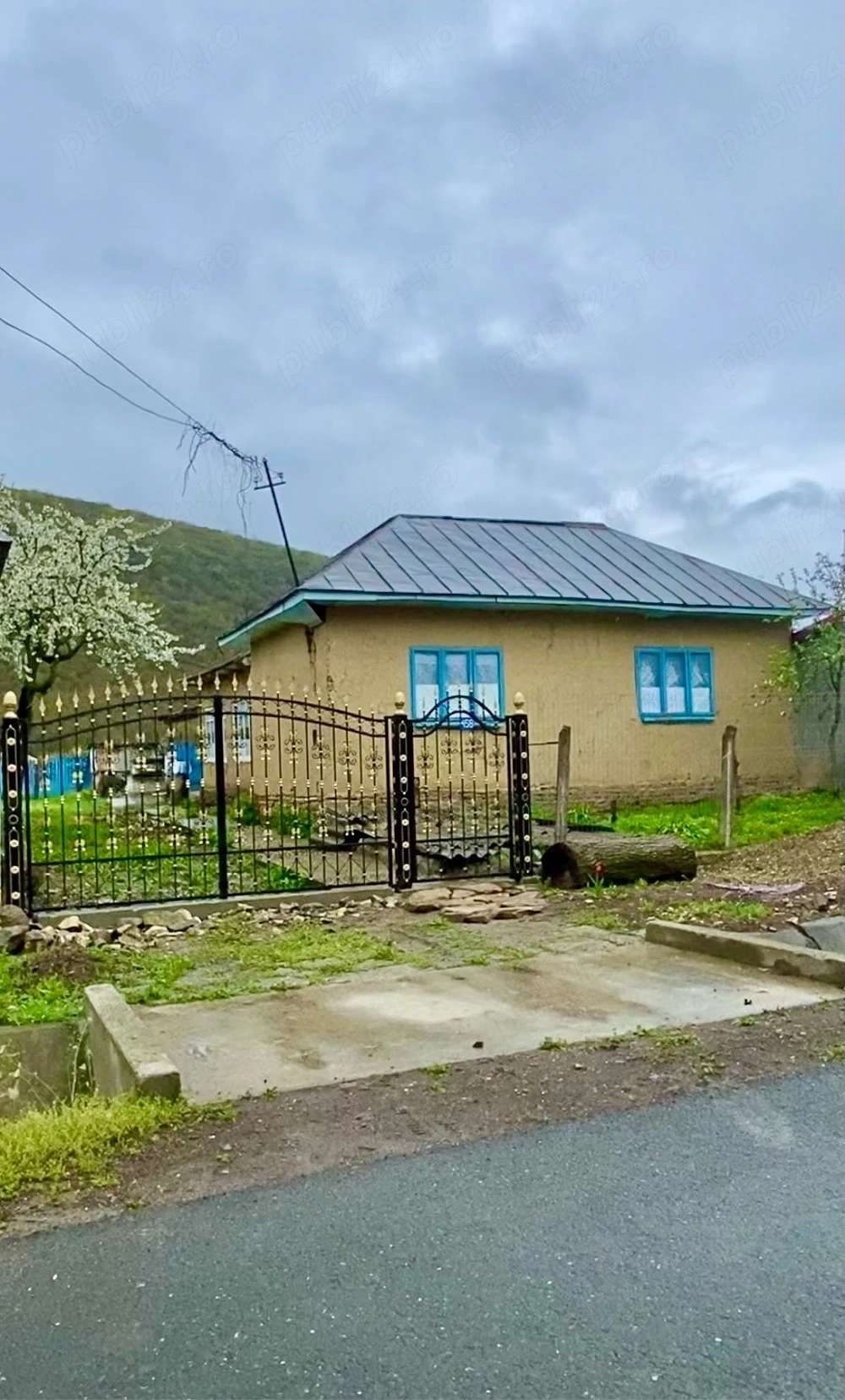 vând casă 2.000 mp