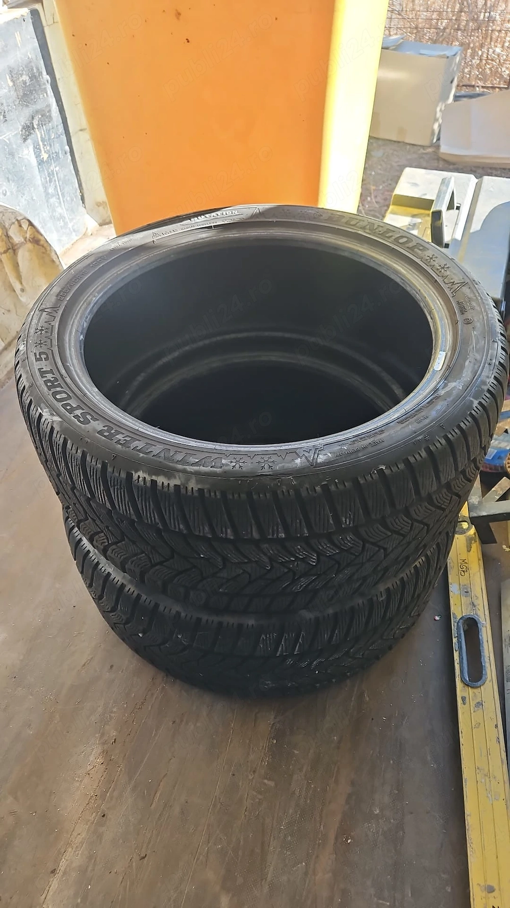Vand cauciucuri dim. 255/40R19 , 4 buc. vara , 2 buc. iarna , stare foarte buna