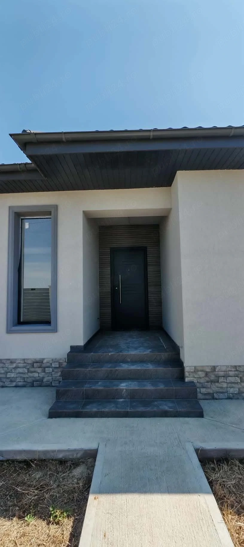 Vând casă în comuna Berceni 
