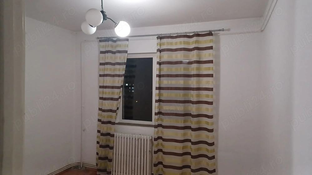 PROPRIETAR vanda apartament cu 3 camere in Cluj Napooca, cartierul Manastur, Aleea Retezat