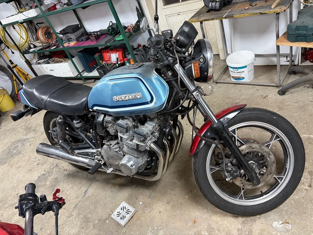 Suzuki GSX750 1980 & 1982   două motociclete clasice + lot piese originale