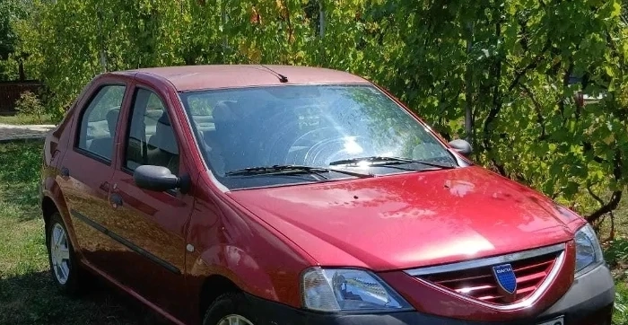 Logan 1.6 benzină 2005 roșu 
