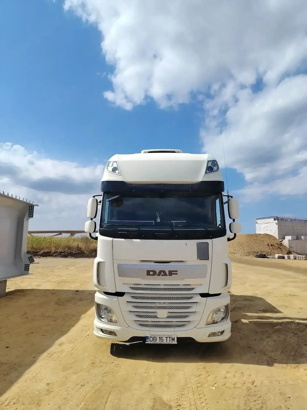 Vând daf xf an 2016