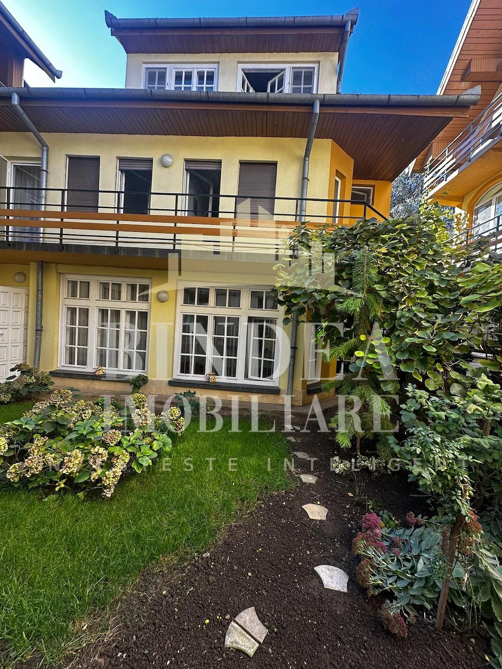 Apartament la casa zona Lipovei