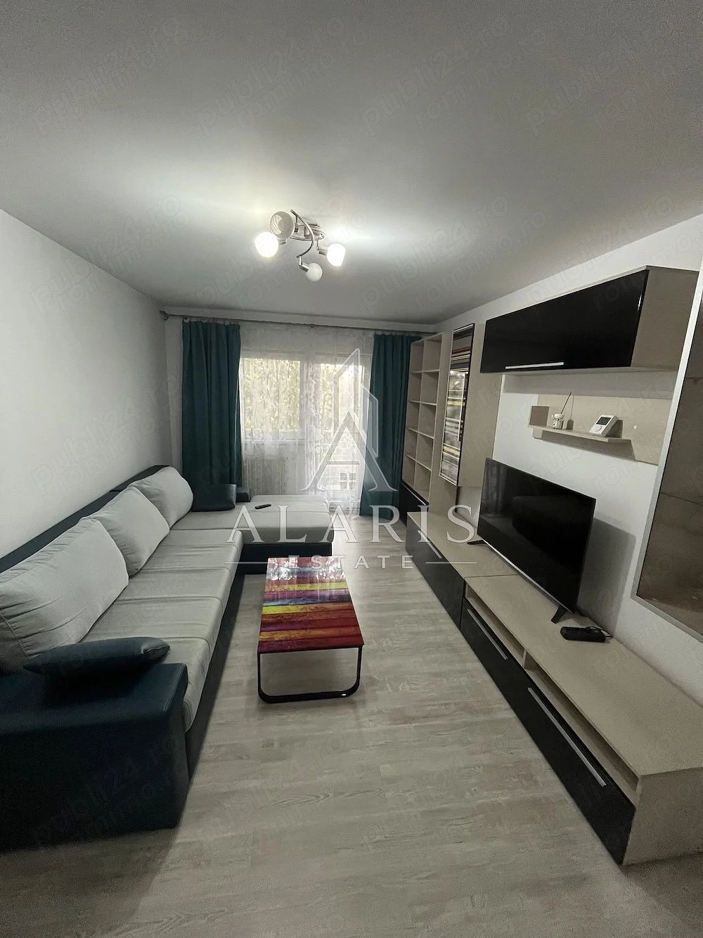 Apartament cu 3 camere, zona Lipovei