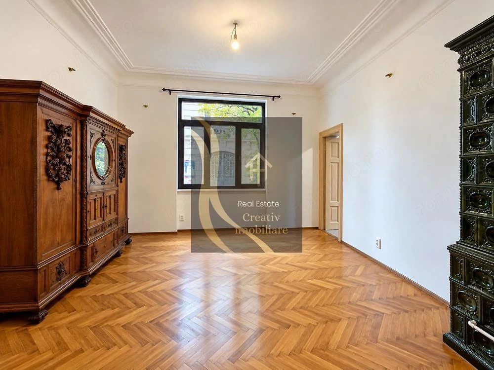 Apartament 3 camere cu arhitectură clasică tavane înalte