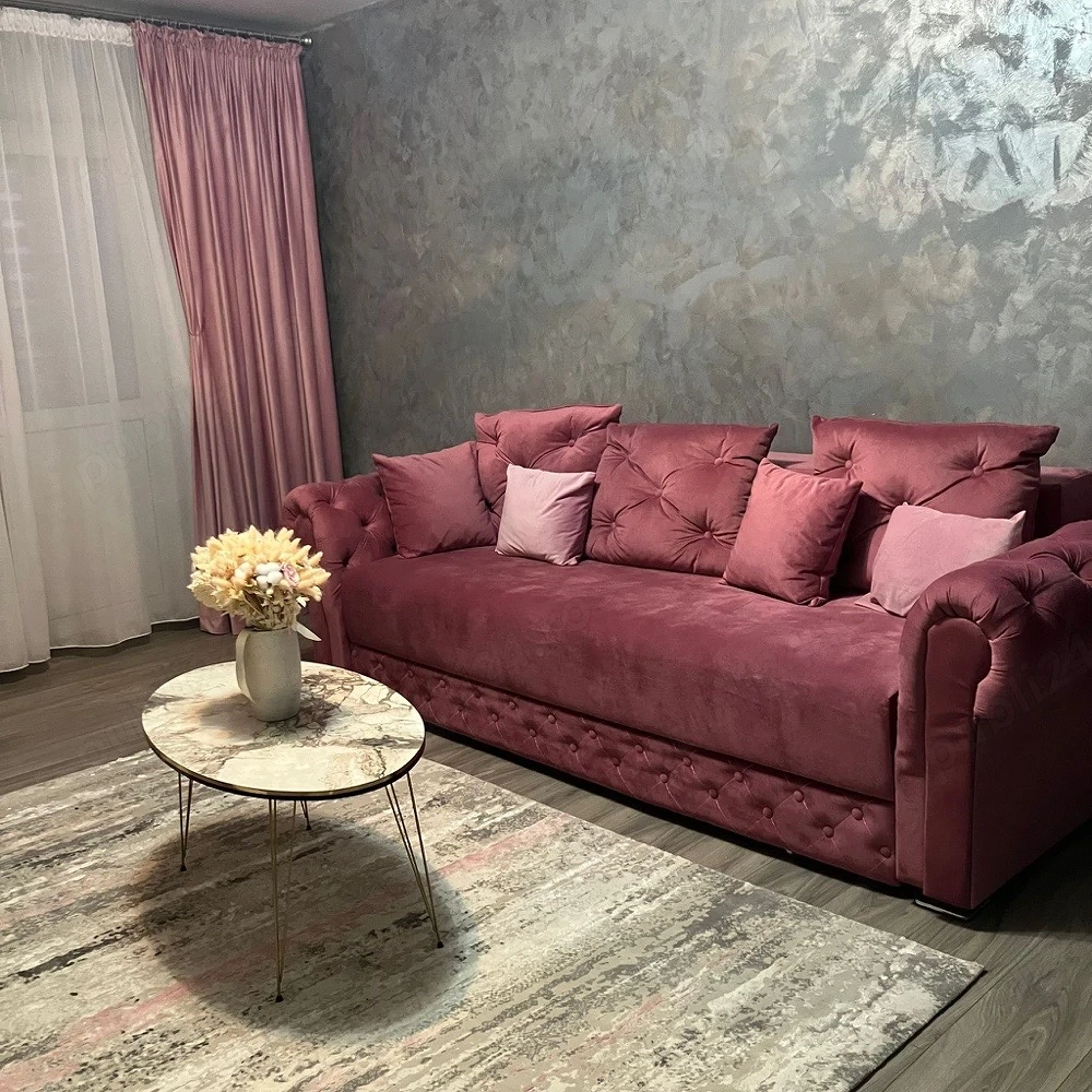 Vand apartament  mobilat si renovat  recent 