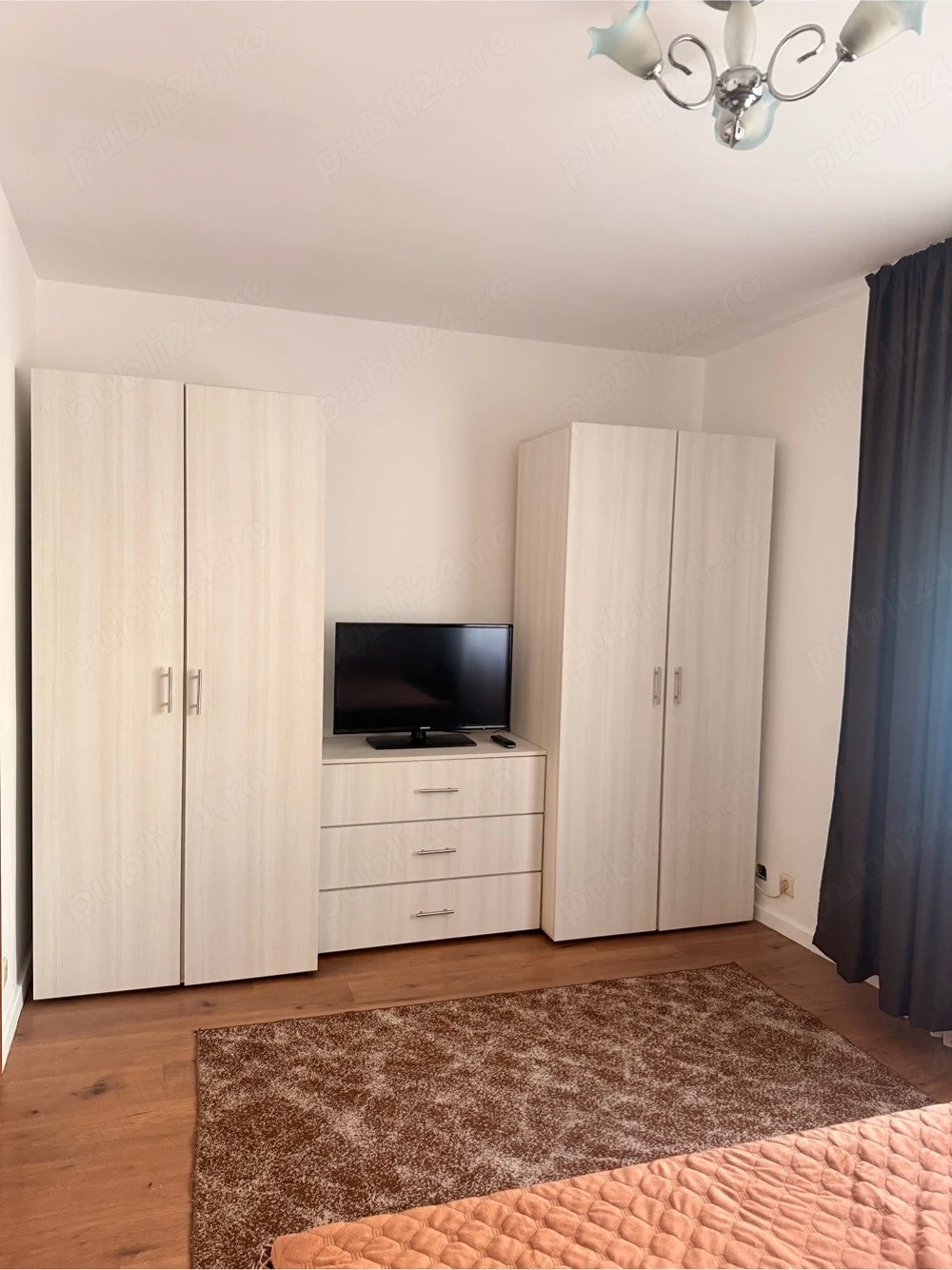 Închiriez apartament cu doua camere zona Podu Roş