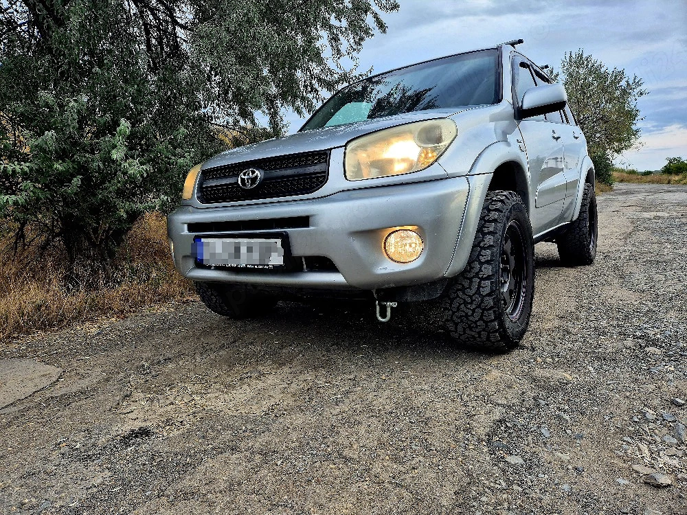 Toyota RAV4 2.0 Benzină 150 CP 4x4 | Lift +5 cm | AT 245 70R