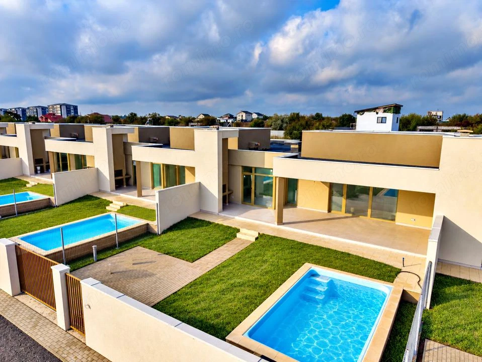 CASA TA LA MARE: PE PARTER, CU PISCINĂ PRIVATĂ! - Comision 0%
