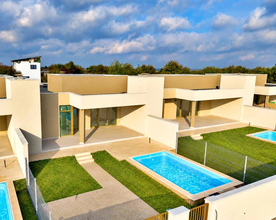 CASA TA LA MARE: PE PARTER, CU PISCINĂ PRIVATĂ! - Comision 0%