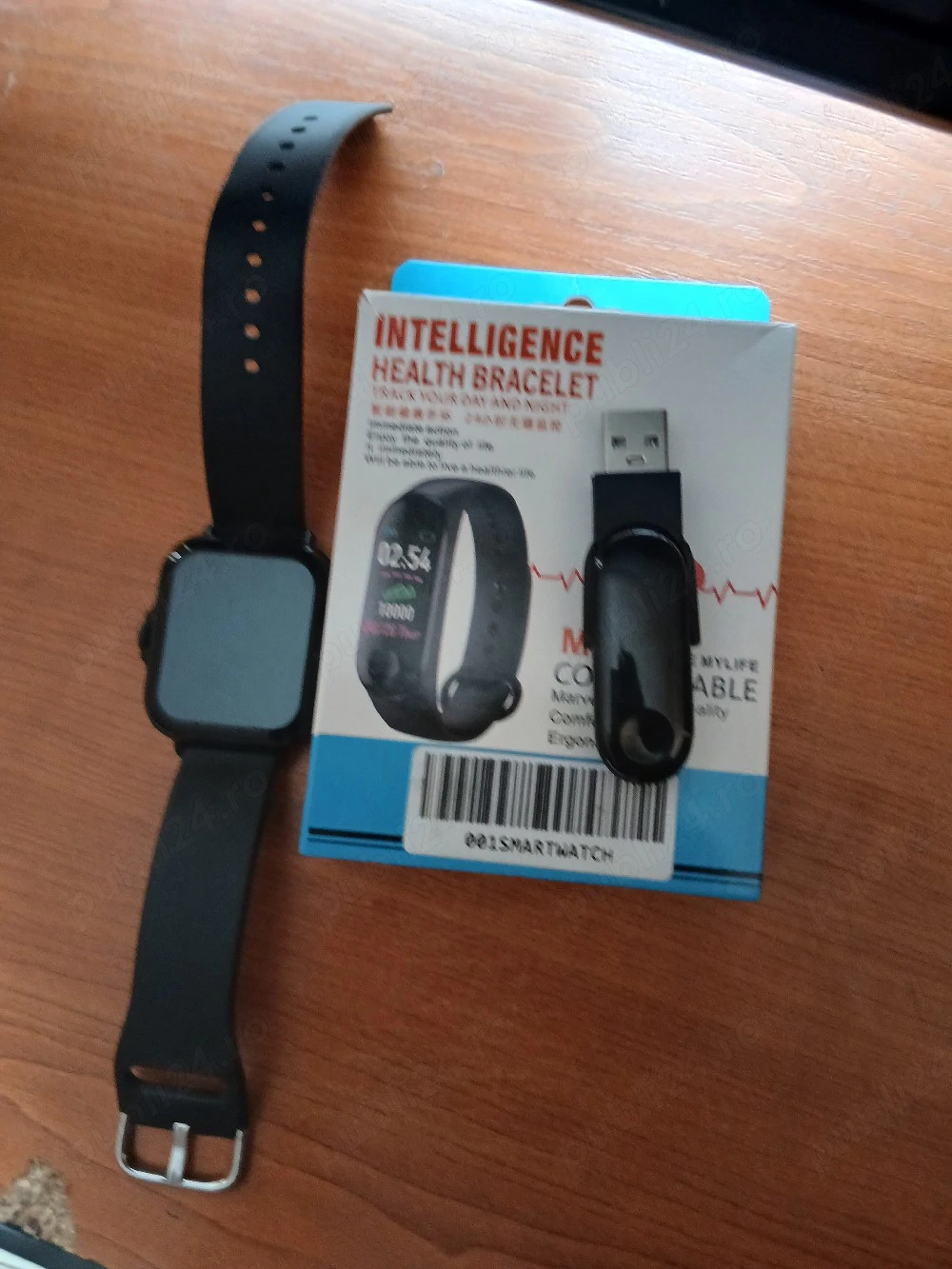 două ceasuri inteligente