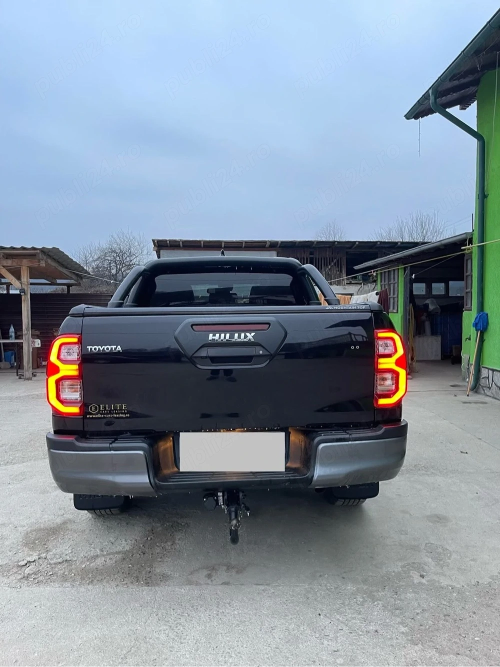 De vanzare toyota hilux 2023