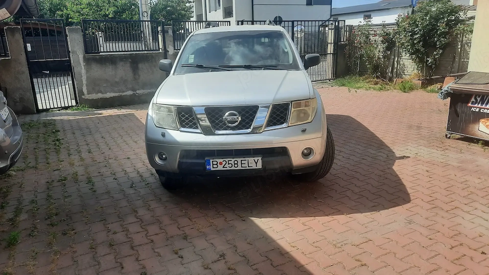 Nissan pathfinder 
