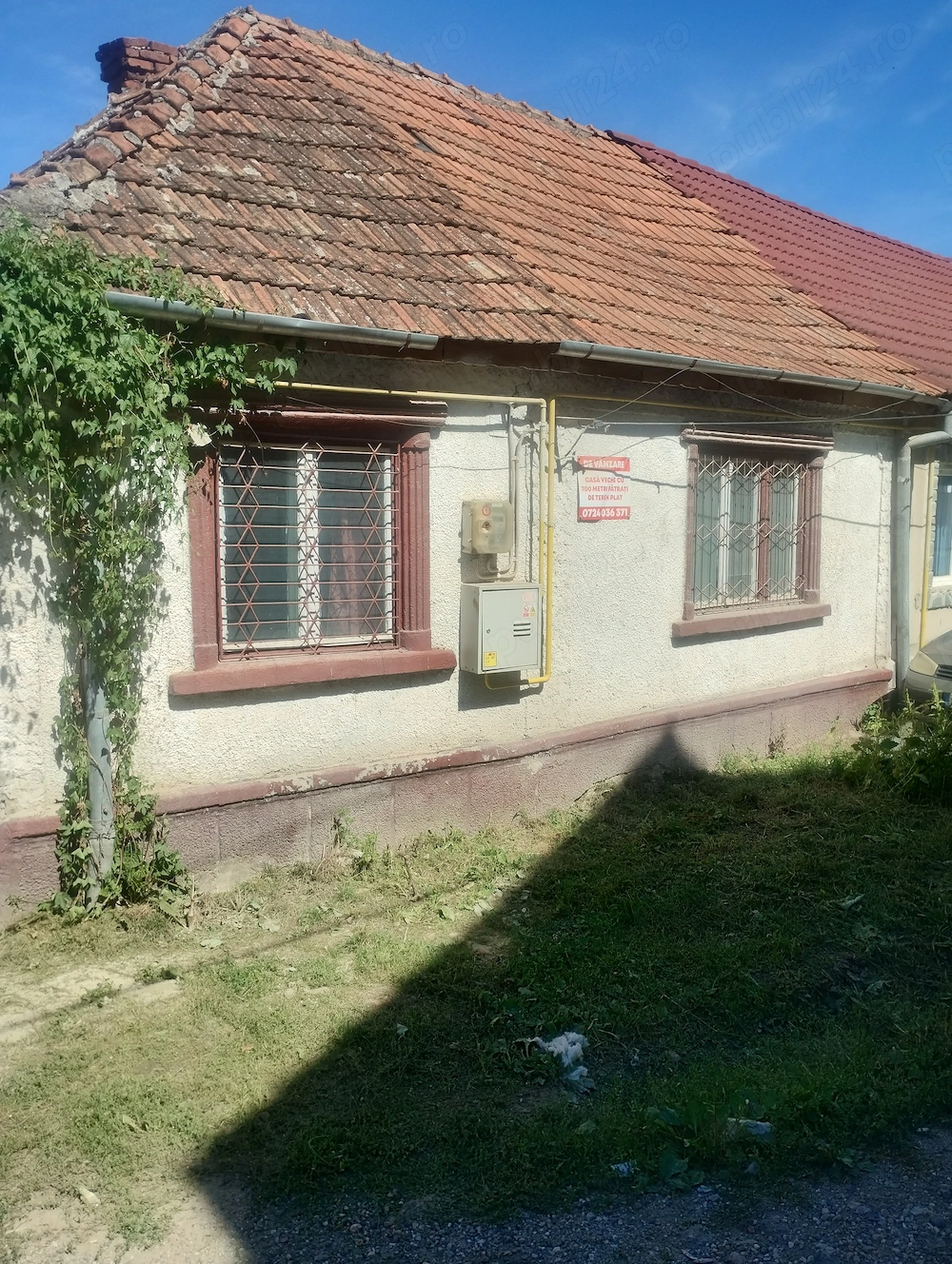 Vând casă veche cu 700 M2 teren plat în Câlnic jud Caras Severin, 39000 euro negociabil 