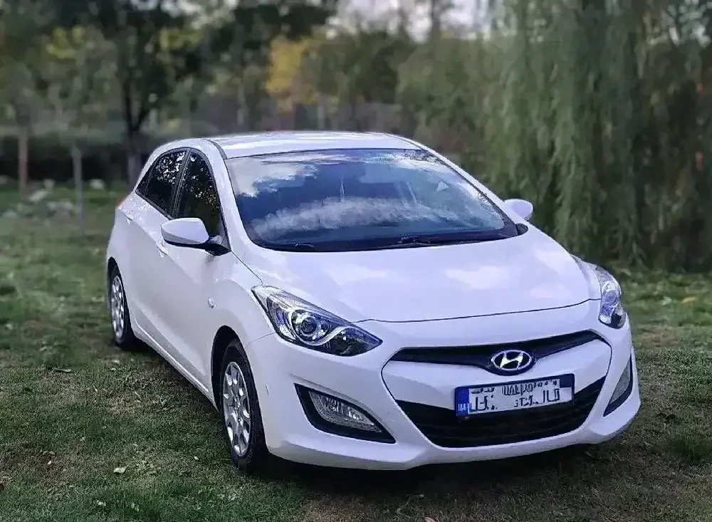 Hyundai i30 2013 1.4 MPi (100 CP) Doar 102.000 km reali Proprietar Anvelope iarnă Hankook NOI