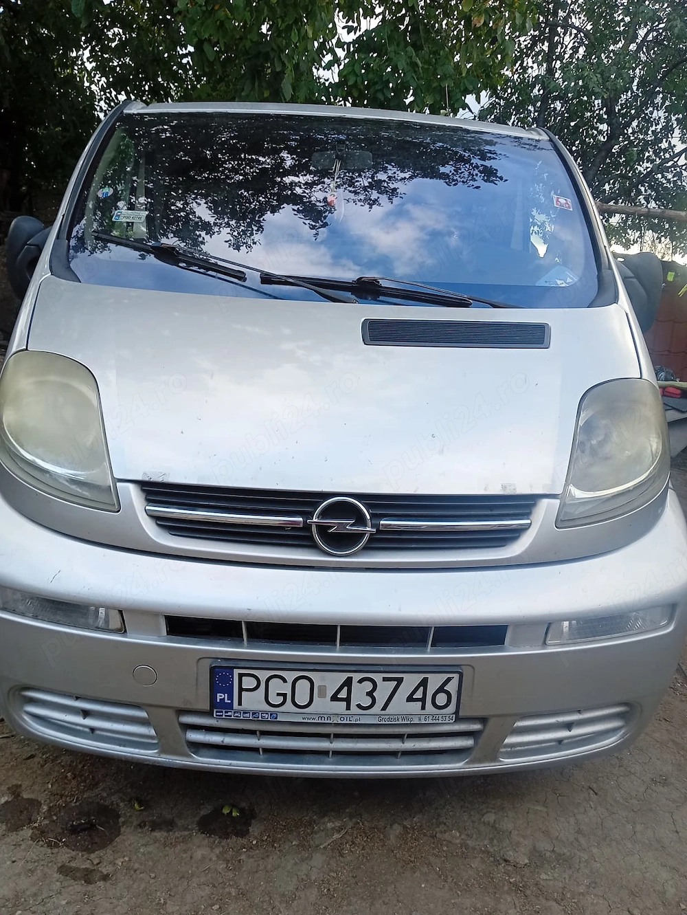 Vând mașină Opal Vivaro 8+1 locuri.