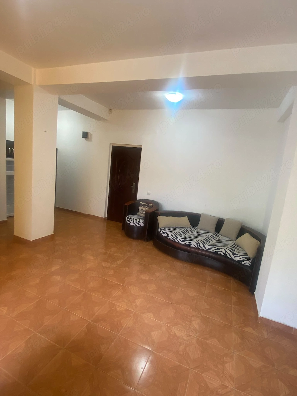 Apartament 2 Camere, Zona CFR, 340euro-NEGOCIABIL !!