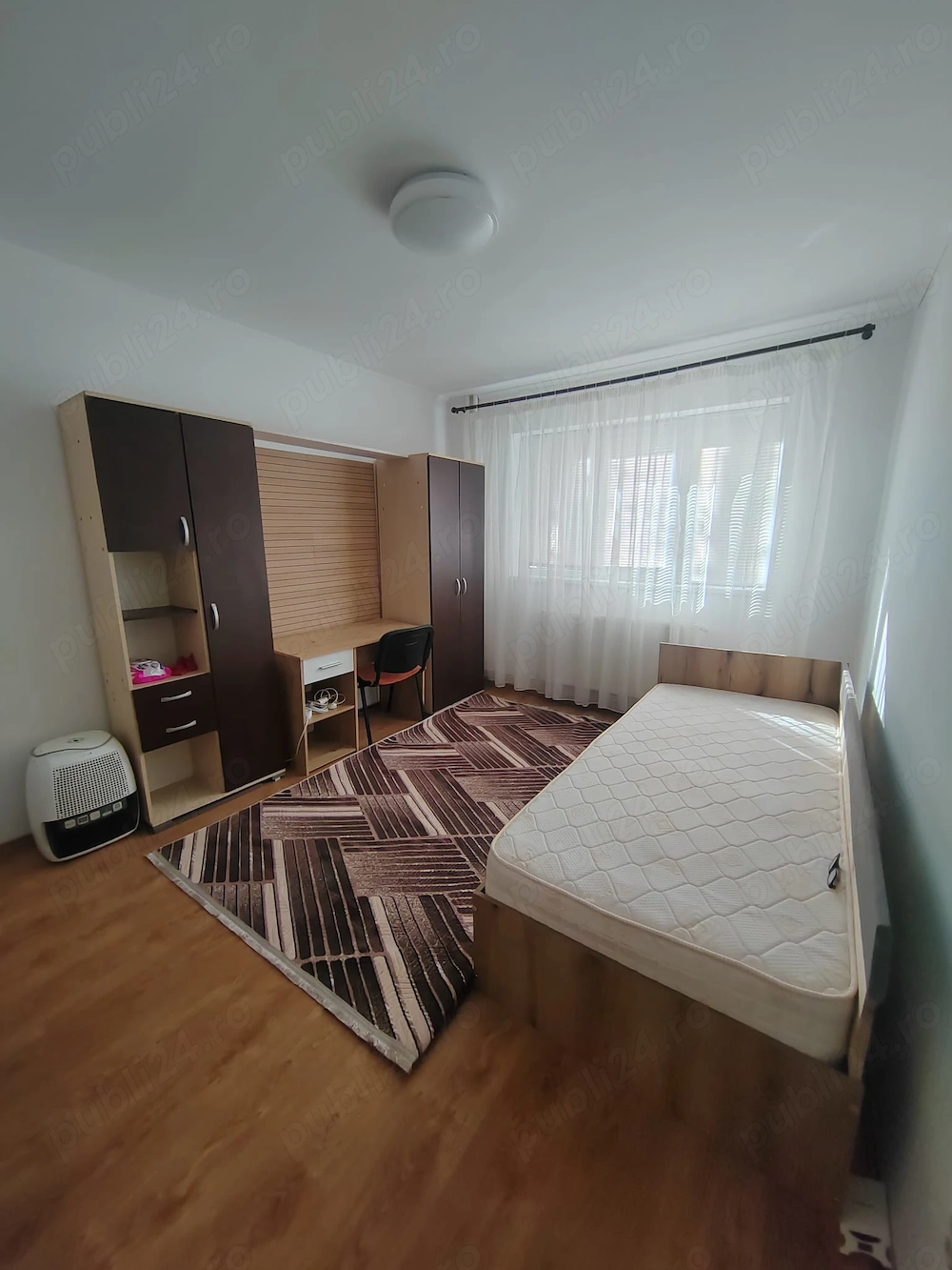 Inchiriez apartament cu 3 camere Manastur