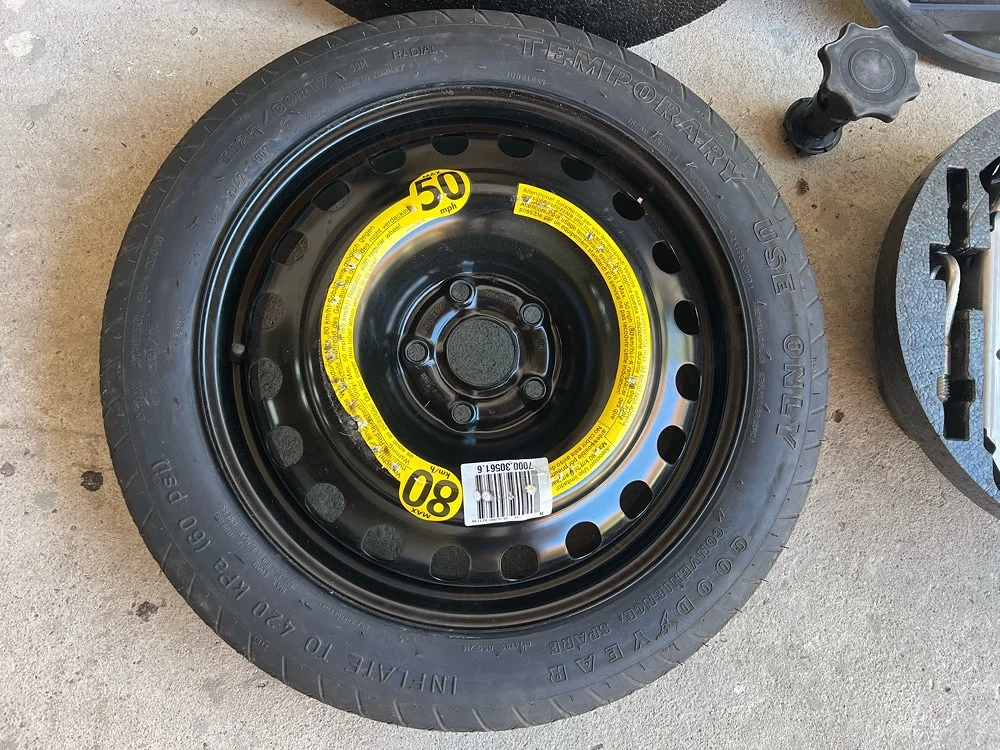 Roata de rezerva Audi A4 B7 originala cu cric si cheie de roti