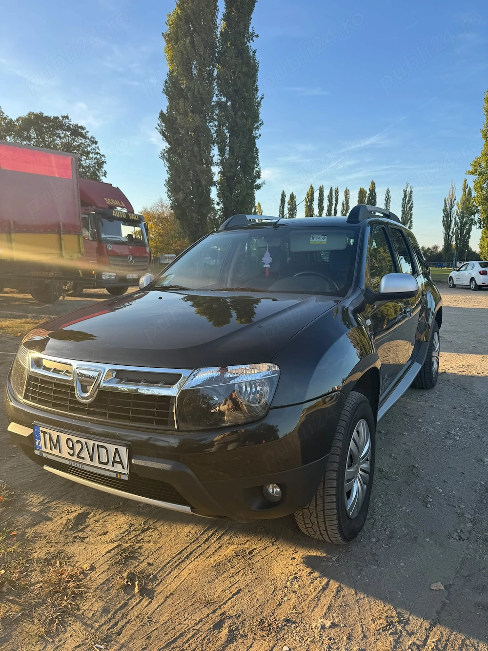 Vând Dacia Duster