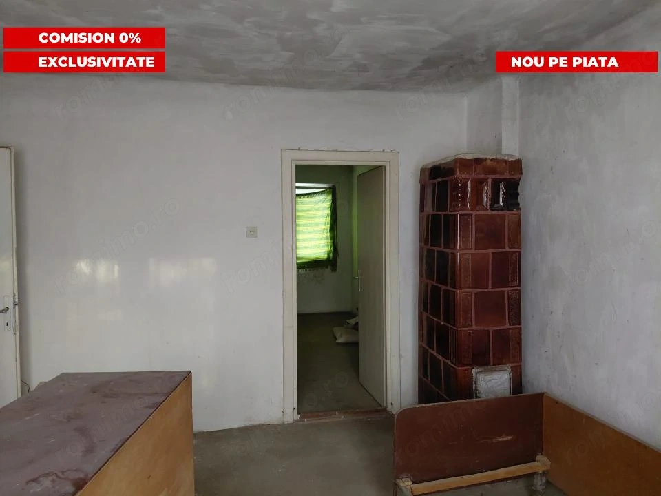 Apartament 4 camere decomandate pentru renovare  in Peregu Mare-