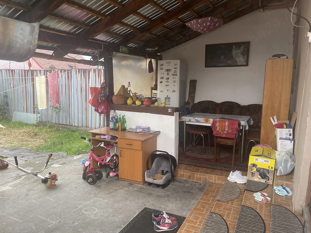 Vând casă în colonie
