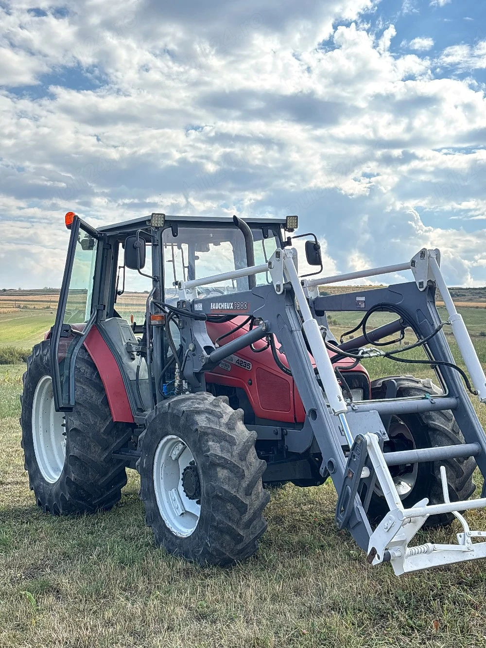 vind tractor massey ferguson  cu incarcator frontal