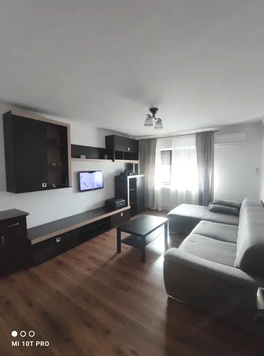 Apartament 3 camere decomandat, 72 mp, complet renovat și mobilat.