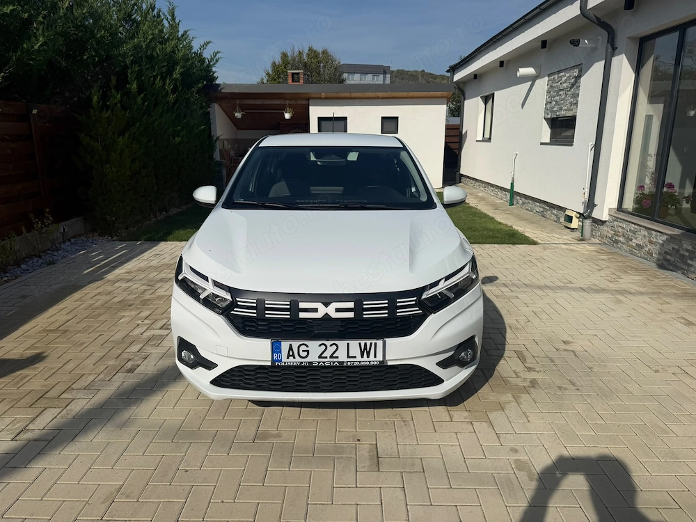 Dacia Logan 17.000Km fab 02.2025, in garantie pana in 02.2030 si revizii gratuite