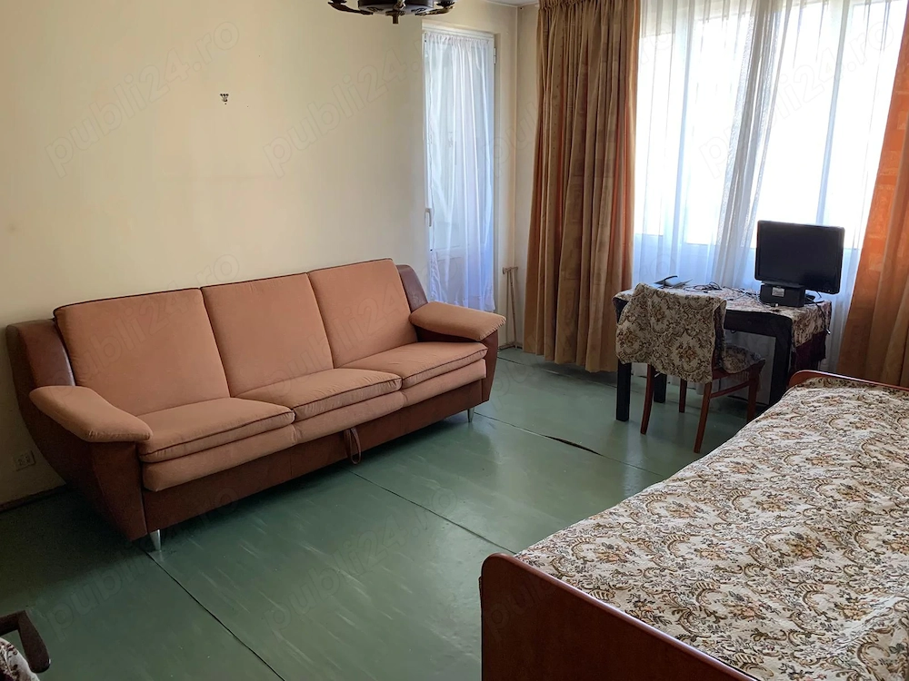 Vand apartament luminos situat pe strada Masina de Paine-zona Obor 