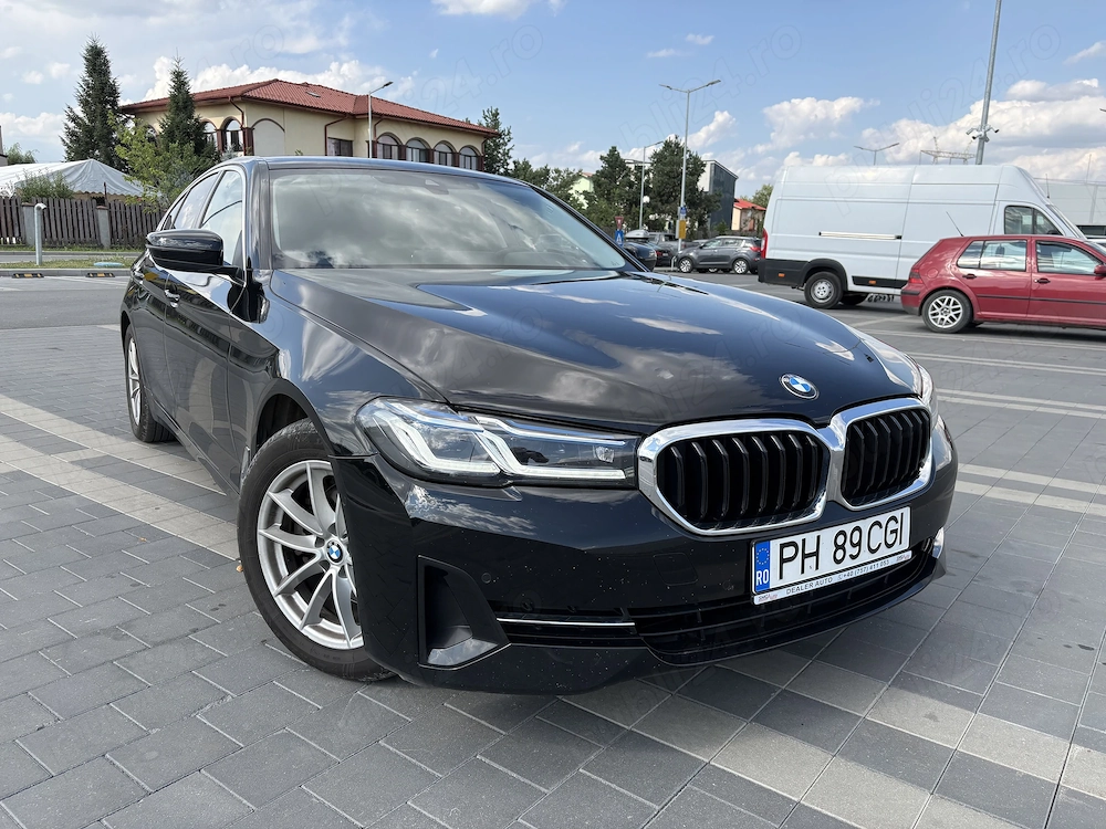 BMW G30 520i Facelift    2021