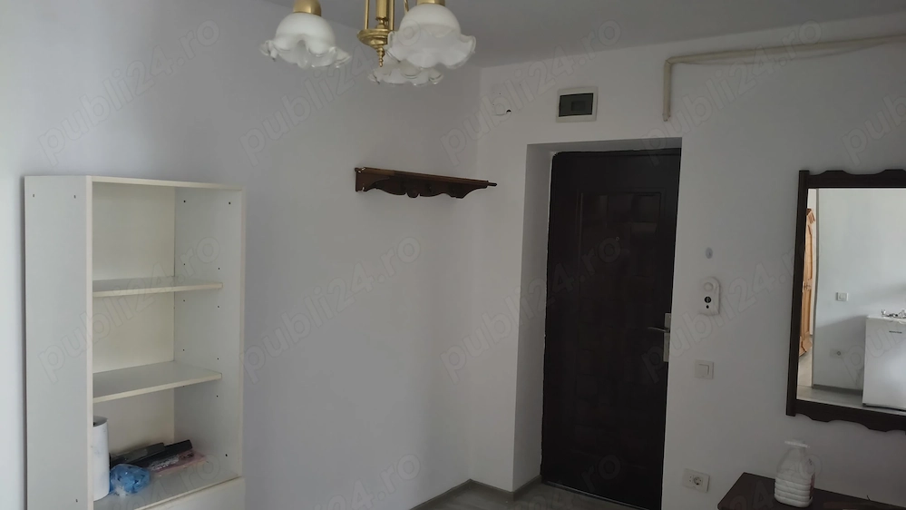 Închiriez apartament cu o cameră 