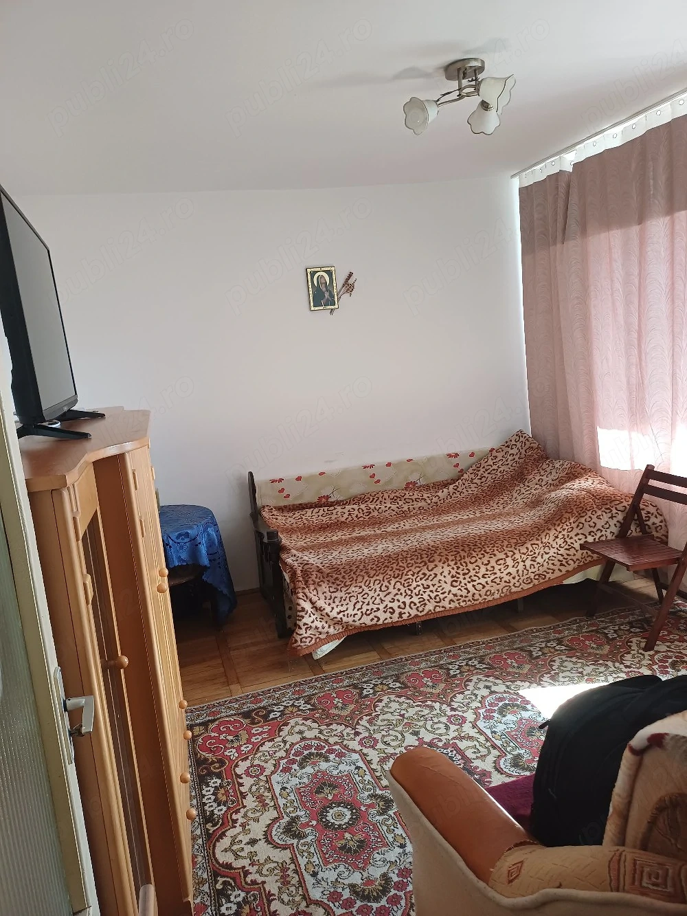 PF, închiriez garsoniera modestă in Piatra Neamț 