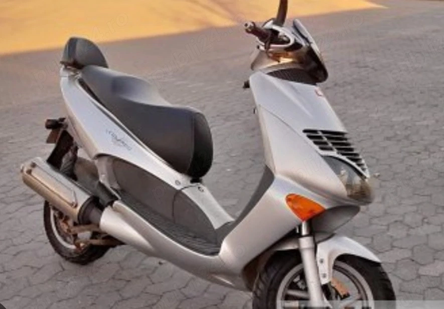 Dezmembrez Aprilia Leonaedo