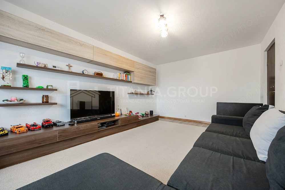 Apartament 4 camere, 2 băi, 2 balcoane și 2 locuri de parcare | MOBILAT