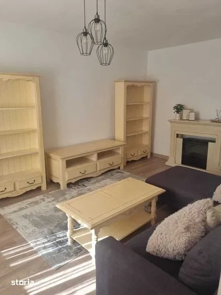 Inchiriez apartament 3 camere central