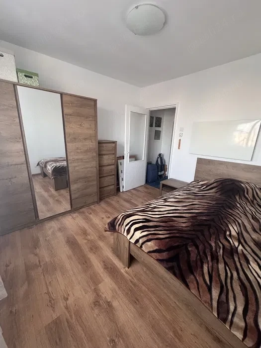 Apartament cu 3 camere in zona Tatarasi-Eternitatea.