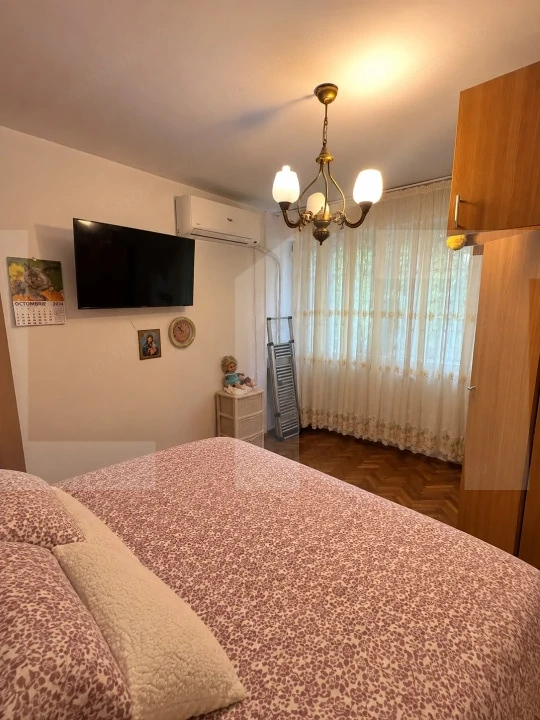 Apartament 2 camere, Rovine