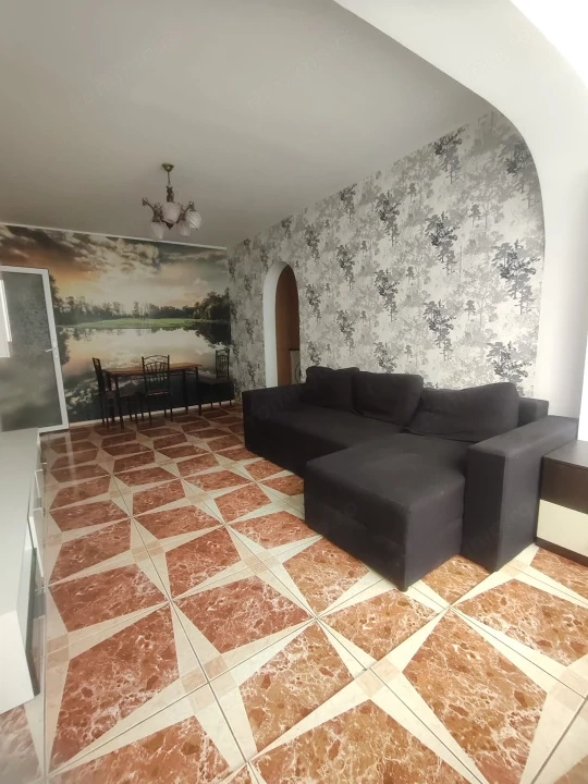  Apartament cu 2 camere, 40 mp, zona Vălenii de Munte 