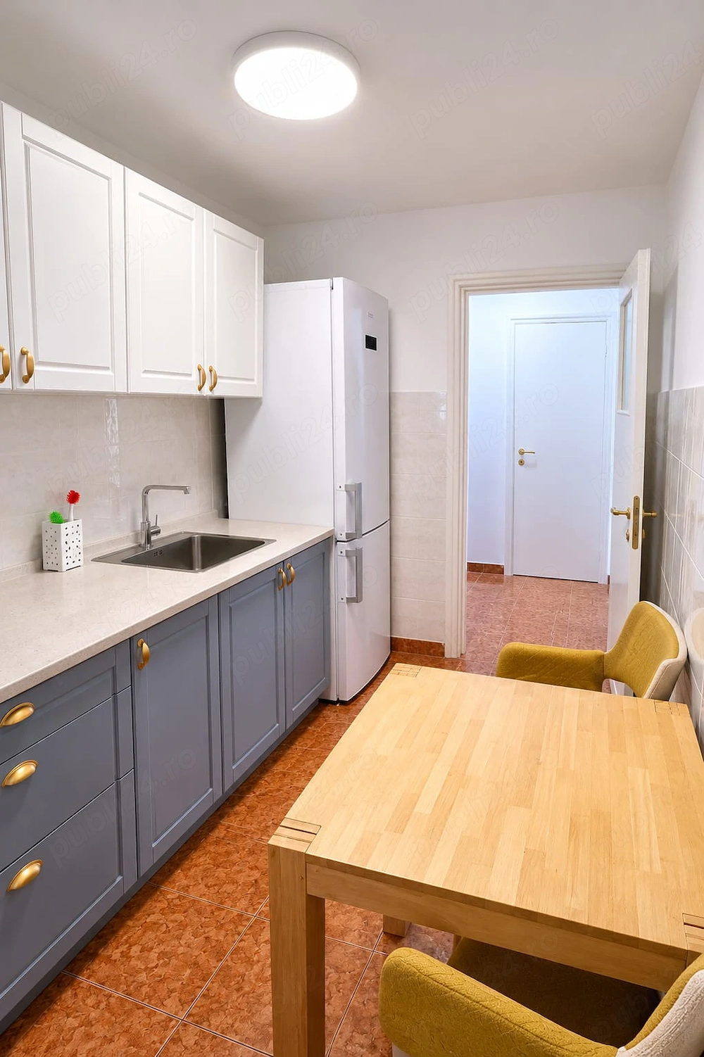Proprietar vand apartament cu 2 camere Victoriei