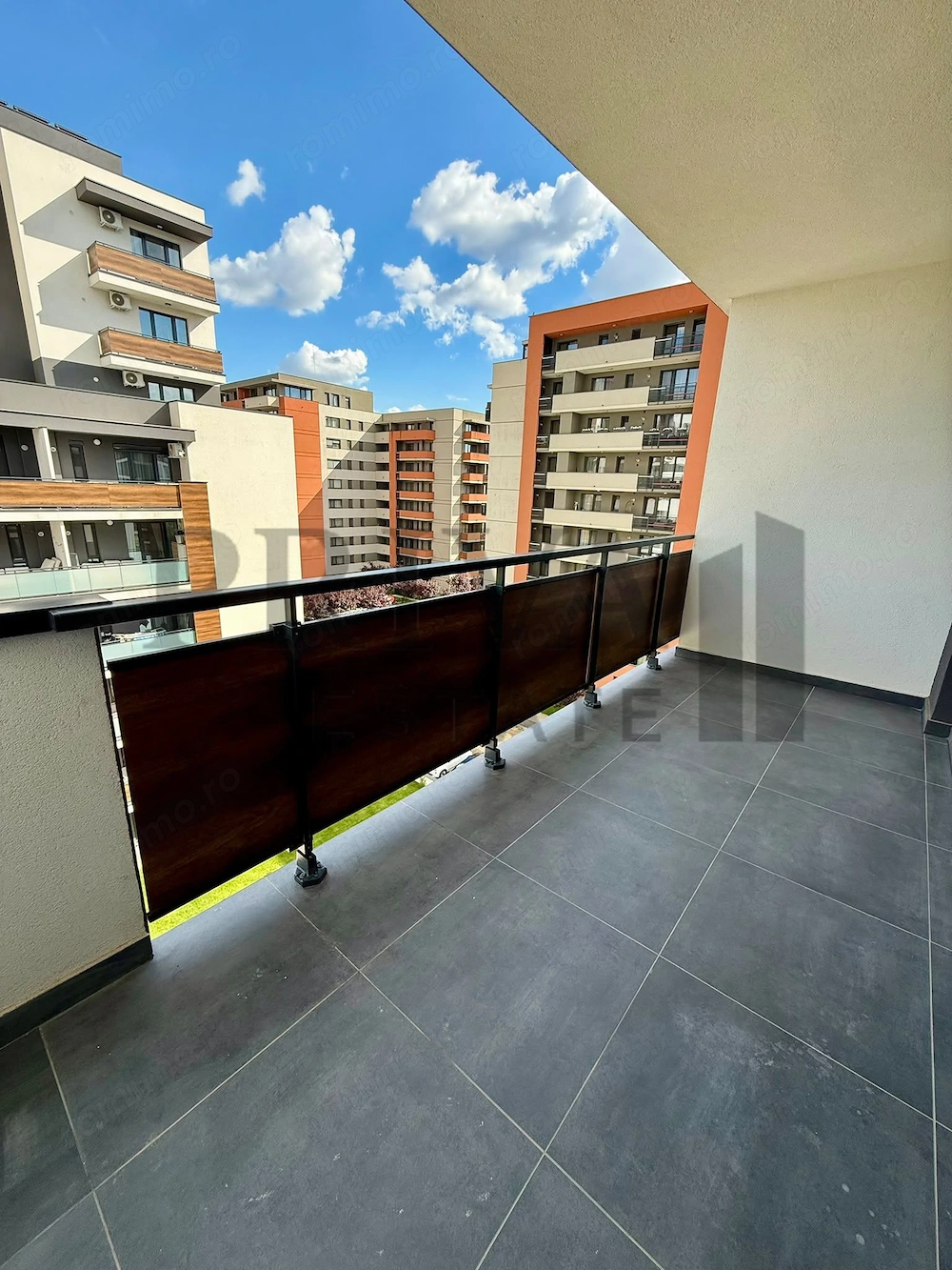 Apartament 3 camere, 2 bai, etaj 5/9 , 69 mp utili. Aradului