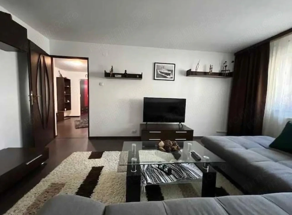 Apartament 3 camere de inchiriat zona Blumana