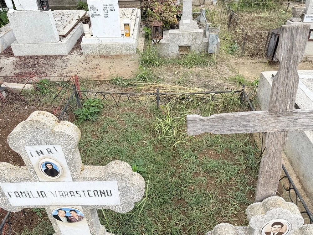 Două locuri de veci de vanzare Fundeni-Dobroești