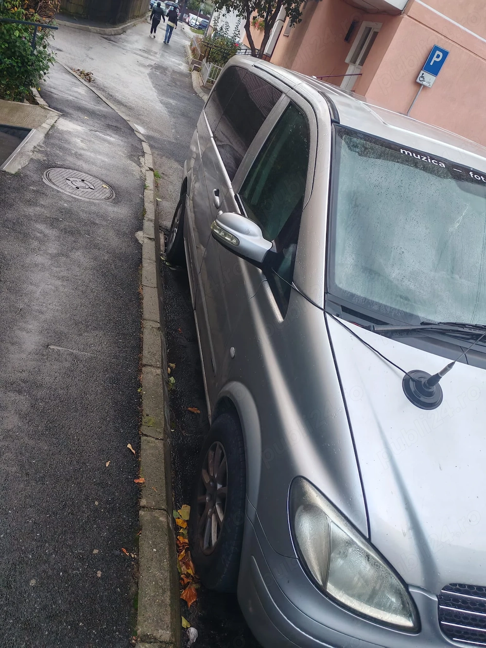Vând Mercedes Viano