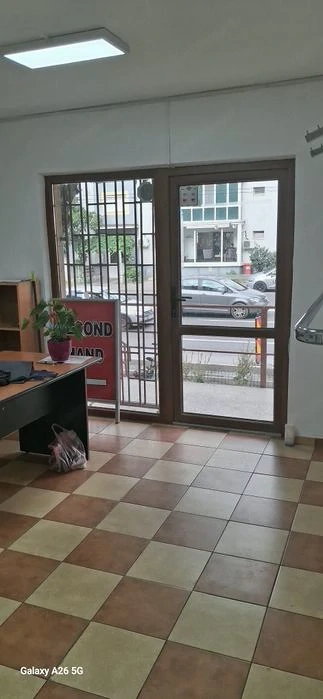 Inchiriez spatiu comercial SAD