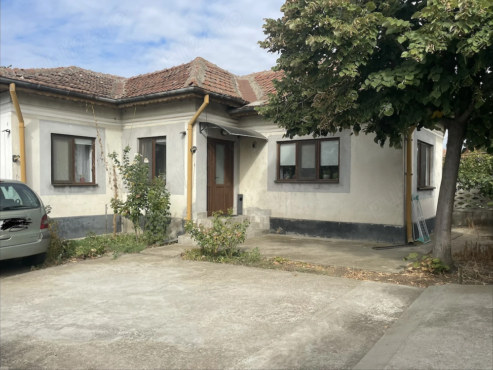 Casă cu teren în cartier Izvorul Rece , Craiova